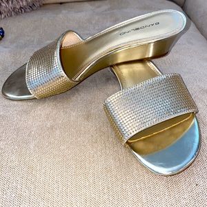 Bandolino Gold Size 8 Slip On Shoes